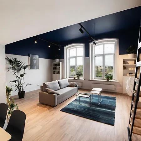 Blue Apartament Near City Center Apartment *