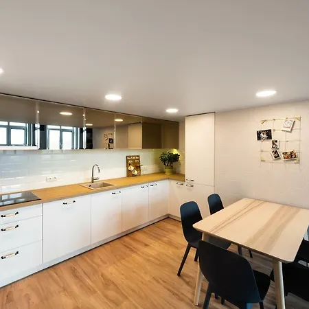 Blue Apartament Near City Center Apartment